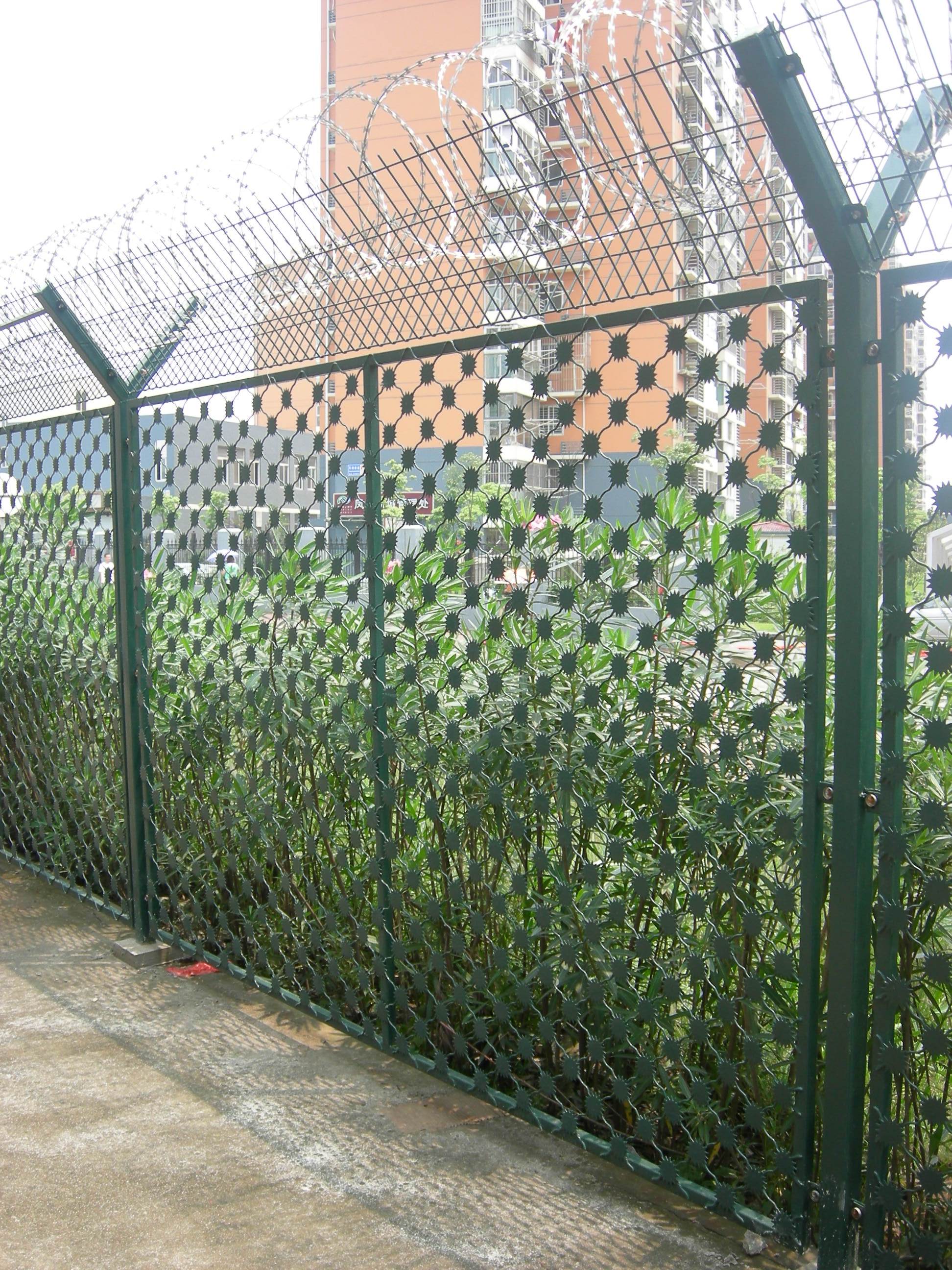 監(jiān)獄護(hù)欄網(wǎng)怎么安裝呢？我們教你